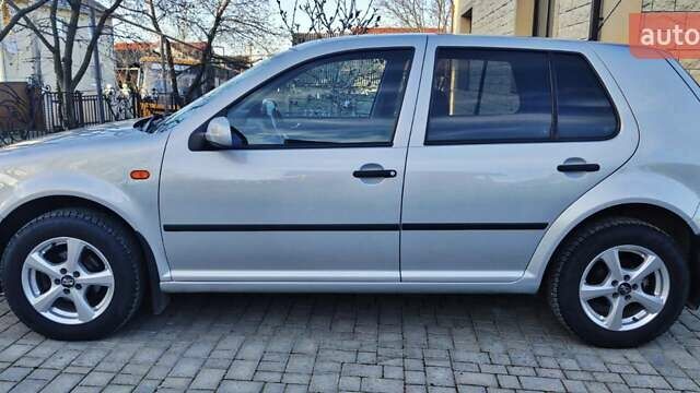 Серый Фольксваген Гольф, объемом двигателя 1.6 л и пробегом 160 тыс. км за 4645 $, фото 3 на Automoto.ua