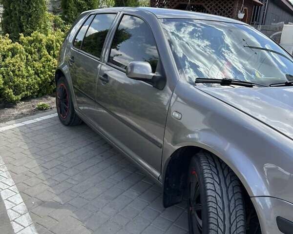 Серый Фольксваген Гольф, объемом двигателя 1.4 л и пробегом 270 тыс. км за 3900 $, фото 2 на Automoto.ua