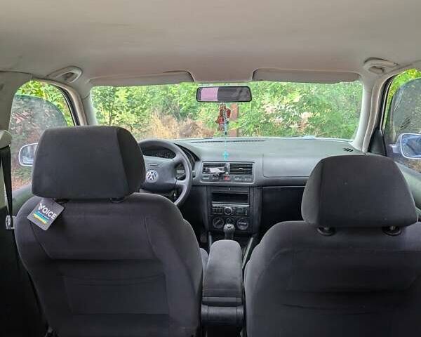 Серый Фольксваген Гольф, объемом двигателя 1.39 л и пробегом 146 тыс. км за 4500 $, фото 1 на Automoto.ua