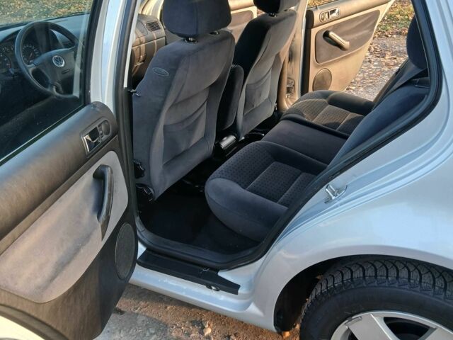 Серый Фольксваген Гольф, объемом двигателя 1.6 л и пробегом 185 тыс. км за 5200 $, фото 13 на Automoto.ua