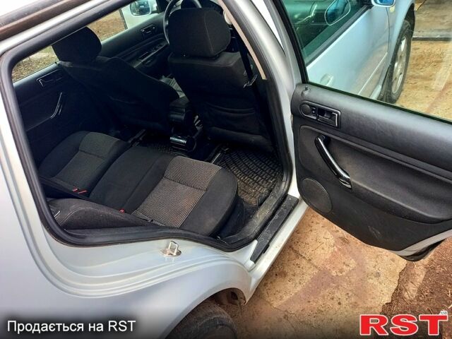 Серый Фольксваген Гольф, объемом двигателя 1.9 л и пробегом 370 тыс. км за 5200 $, фото 5 на Automoto.ua