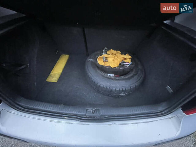 Серый Фольксваген Гольф, объемом двигателя 1.6 л и пробегом 268 тыс. км за 3750 $, фото 8 на Automoto.ua