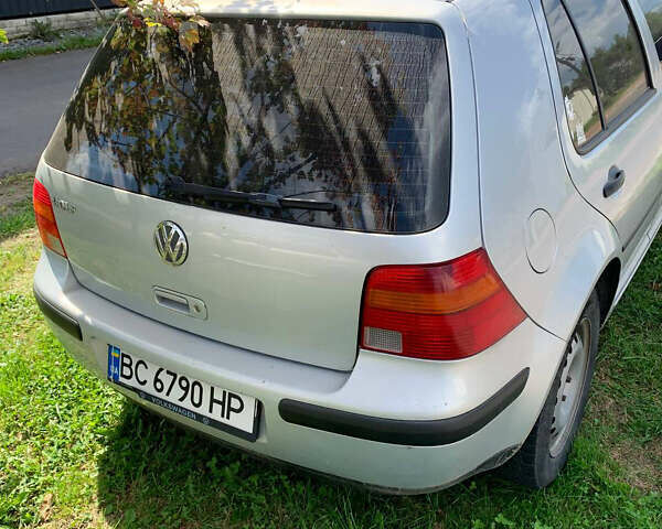 Серый Фольксваген Гольф, объемом двигателя 1.6 л и пробегом 278 тыс. км за 2500 $, фото 2 на Automoto.ua