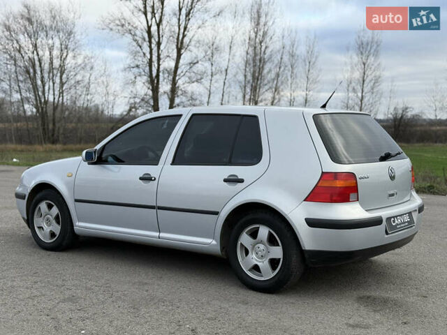 Серый Фольксваген Гольф, объемом двигателя 1.6 л и пробегом 300 тыс. км за 5200 $, фото 6 на Automoto.ua