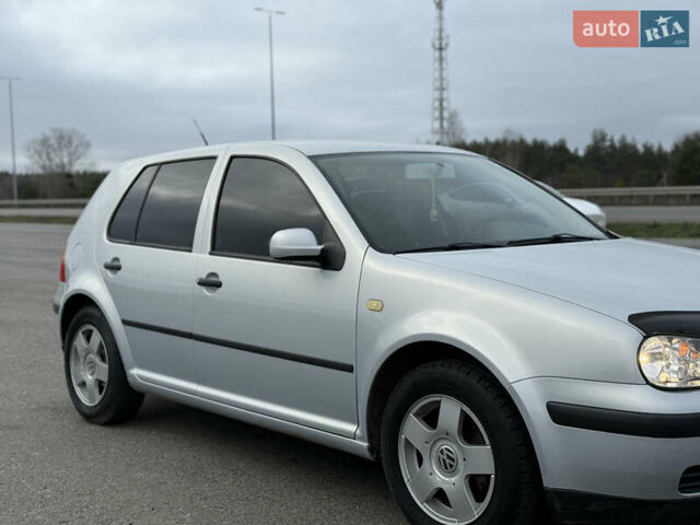 Серый Фольксваген Гольф, объемом двигателя 1.6 л и пробегом 300 тыс. км за 5200 $, фото 18 на Automoto.ua