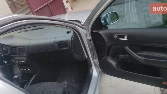 Серый Фольксваген Гольф, объемом двигателя 1.9 л и пробегом 350 тыс. км за 3350 $, фото 7 на Automoto.ua