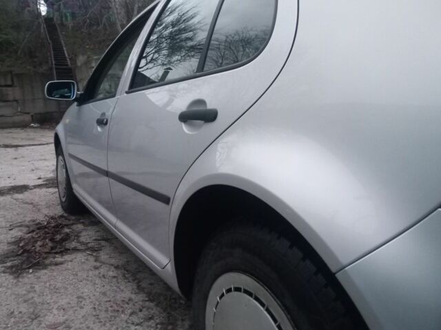 Серый Фольксваген Гольф, объемом двигателя 1.6 л и пробегом 300 тыс. км за 3400 $, фото 3 на Automoto.ua