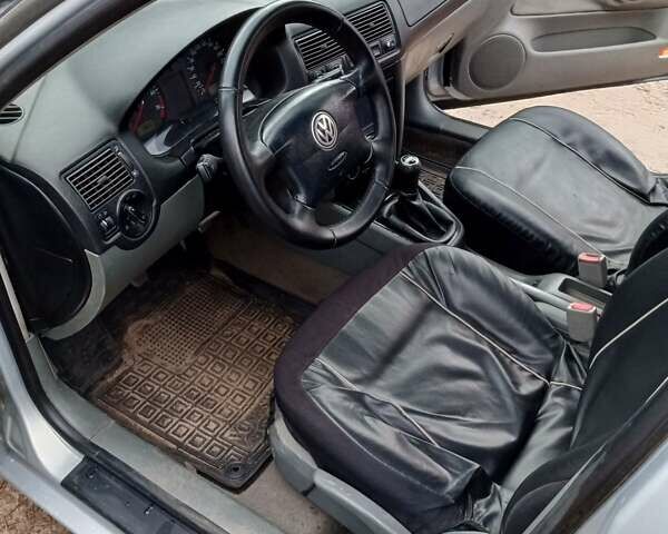 Сірий Фольксваген Гольф, об'ємом двигуна 1.6 л та пробігом 300 тис. км за 3700 $, фото 5 на Automoto.ua