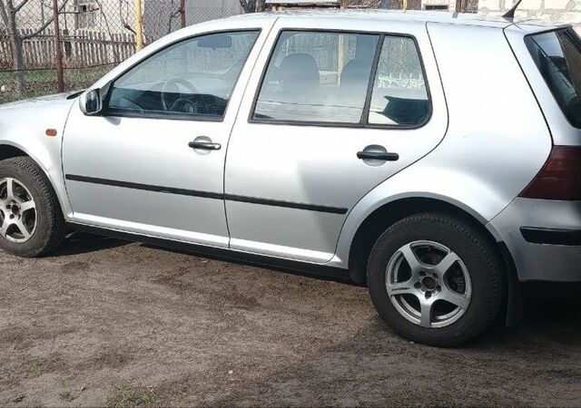 Сірий Фольксваген Гольф, об'ємом двигуна 1.6 л та пробігом 300 тис. км за 3100 $, фото 2 на Automoto.ua