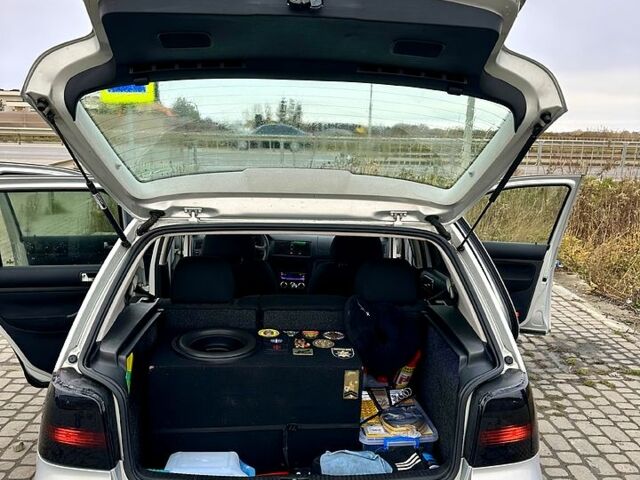 Серый Фольксваген Гольф, объемом двигателя 1.4 л и пробегом 218 тыс. км за 3400 $, фото 6 на Automoto.ua