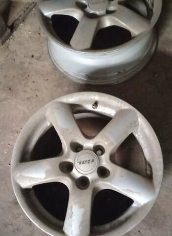 Серый Фольксваген Гольф, объемом двигателя 1.39 л и пробегом 180 тыс. км за 3300 $, фото 5 на Automoto.ua