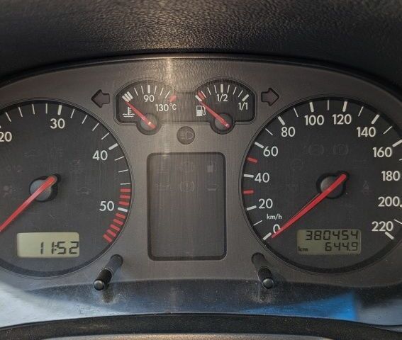 Серый Фольксваген Гольф, объемом двигателя 1.9 л и пробегом 380 тыс. км за 2900 $, фото 7 на Automoto.ua