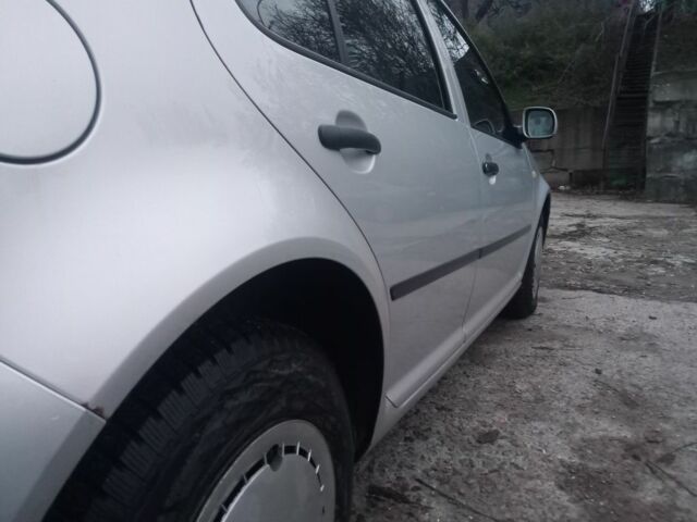 Серый Фольксваген Гольф, объемом двигателя 1.6 л и пробегом 300 тыс. км за 3400 $, фото 4 на Automoto.ua