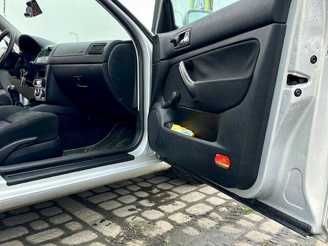 Серый Фольксваген Гольф, объемом двигателя 1.4 л и пробегом 218 тыс. км за 3400 $, фото 7 на Automoto.ua