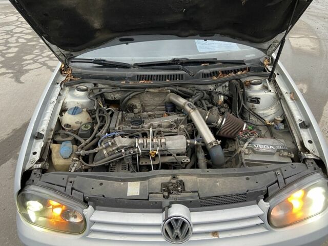 Серый Фольксваген Гольф, объемом двигателя 1.6 л и пробегом 240 тыс. км за 3500 $, фото 13 на Automoto.ua