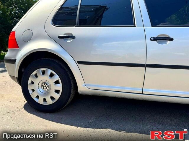 Сірий Фольксваген Гольф, об'ємом двигуна 1.6 л та пробігом 230 тис. км за 4400 $, фото 2 на Automoto.ua