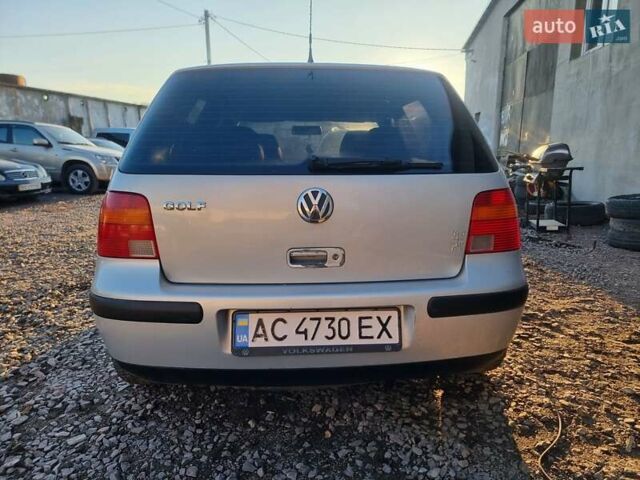 Серый Фольксваген Гольф, объемом двигателя 1.6 л и пробегом 409 тыс. км за 3500 $, фото 3 на Automoto.ua