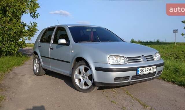 Серый Фольксваген Гольф, объемом двигателя 1.6 л и пробегом 260 тыс. км за 3700 $, фото 1 на Automoto.ua