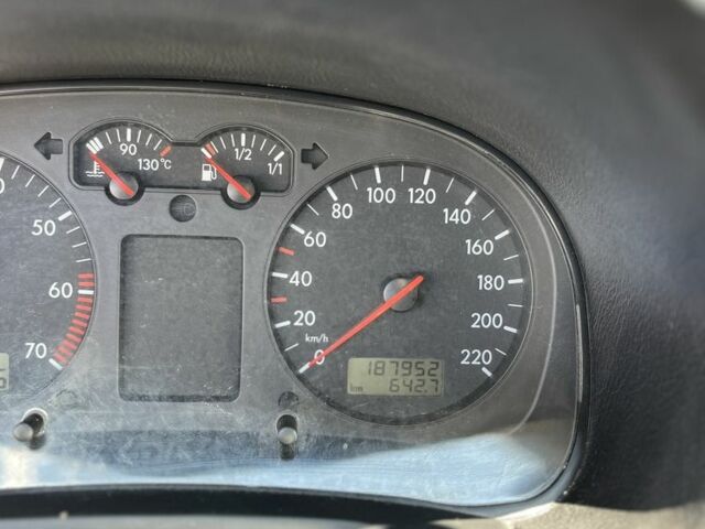 Сірий Фольксваген Гольф, об'ємом двигуна 1.4 л та пробігом 190 тис. км за 1399 $, фото 11 на Automoto.ua