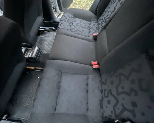 Серый Фольксваген Гольф, объемом двигателя 1.6 л и пробегом 268 тыс. км за 3750 $, фото 10 на Automoto.ua