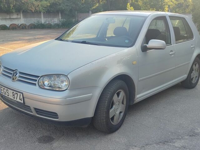 Серый Фольксваген Гольф, объемом двигателя 2 л и пробегом 250 тыс. км за 1400 $, фото 4 на Automoto.ua