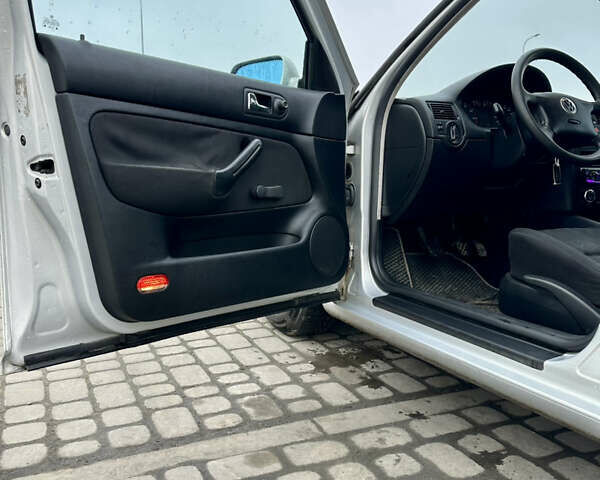 Серый Фольксваген Гольф, объемом двигателя 1.39 л и пробегом 218 тыс. км за 3500 $, фото 8 на Automoto.ua