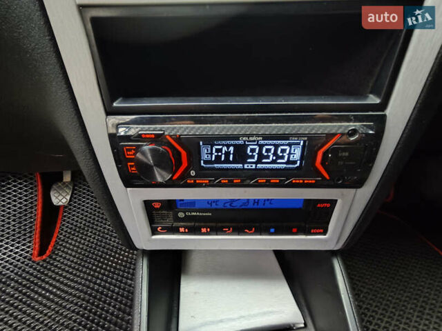 Серый Фольксваген Гольф, объемом двигателя 1.78 л и пробегом 214 тыс. км за 3999 $, фото 16 на Automoto.ua