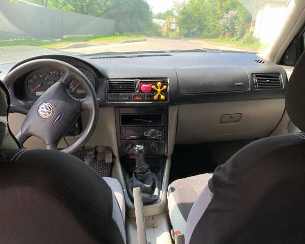 Серый Фольксваген Гольф, объемом двигателя 1.6 л и пробегом 278 тыс. км за 2500 $, фото 10 на Automoto.ua