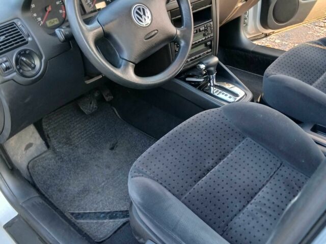 Серый Фольксваген Гольф, объемом двигателя 1.6 л и пробегом 185 тыс. км за 5200 $, фото 11 на Automoto.ua