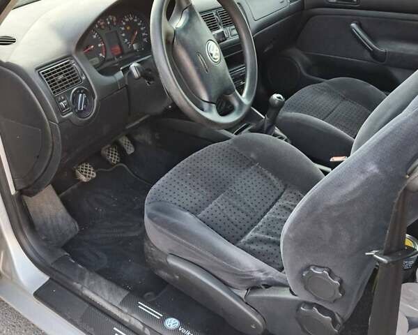 Серый Фольксваген Гольф, объемом двигателя 1.39 л и пробегом 203 тыс. км за 2450 $, фото 10 на Automoto.ua