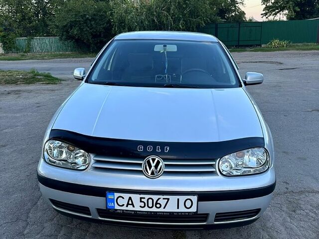 Сірий Фольксваген Гольф, об'ємом двигуна 1.6 л та пробігом 201 тис. км за 3800 $, фото 1 на Automoto.ua