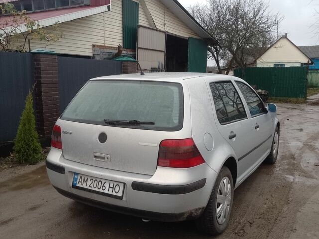 Серый Фольксваген Гольф, объемом двигателя 1.6 л и пробегом 290 тыс. км за 3000 $, фото 2 на Automoto.ua