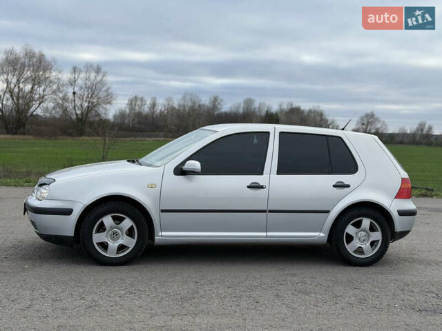 Серый Фольксваген Гольф, объемом двигателя 1.6 л и пробегом 300 тыс. км за 5200 $, фото 2 на Automoto.ua