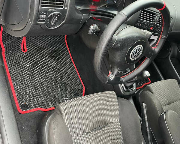 Сірий Фольксваген Гольф, об'ємом двигуна 1.78 л та пробігом 215 тис. км за 3800 $, фото 4 на Automoto.ua