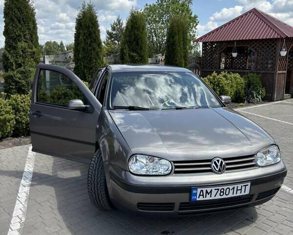 Серый Фольксваген Гольф, объемом двигателя 1.4 л и пробегом 270 тыс. км за 3900 $, фото 3 на Automoto.ua