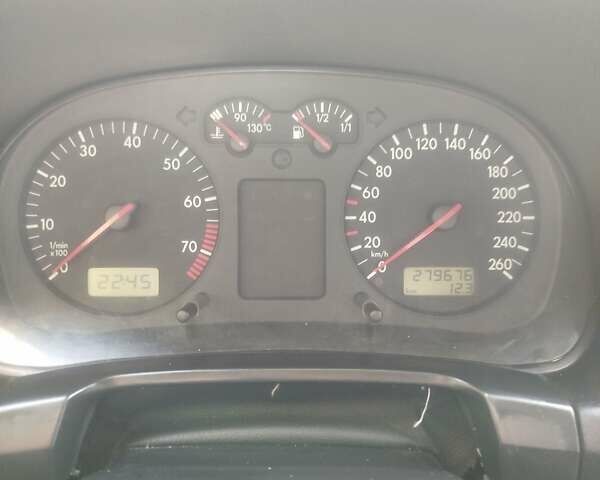 Серый Фольксваген Гольф, объемом двигателя 1.6 л и пробегом 279 тыс. км за 3000 $, фото 7 на Automoto.ua