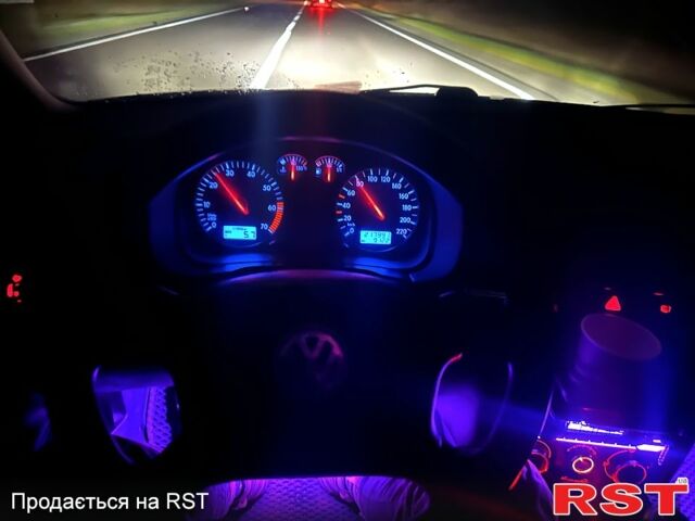 Серый Фольксваген Гольф, объемом двигателя 1.4 л и пробегом 218 тыс. км за 3400 $, фото 12 на Automoto.ua