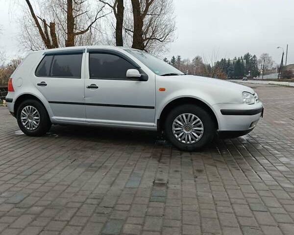 Сірий Фольксваген Гольф, об'ємом двигуна 1.6 л та пробігом 290 тис. км за 4500 $, фото 1 на Automoto.ua