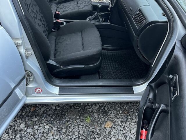 Сірий Фольксваген Гольф, об'ємом двигуна 1.4 л та пробігом 215 тис. км за 3650 $, фото 9 на Automoto.ua