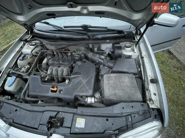 Серый Фольксваген Гольф, объемом двигателя 1.6 л и пробегом 268 тыс. км за 3750 $, фото 20 на Automoto.ua