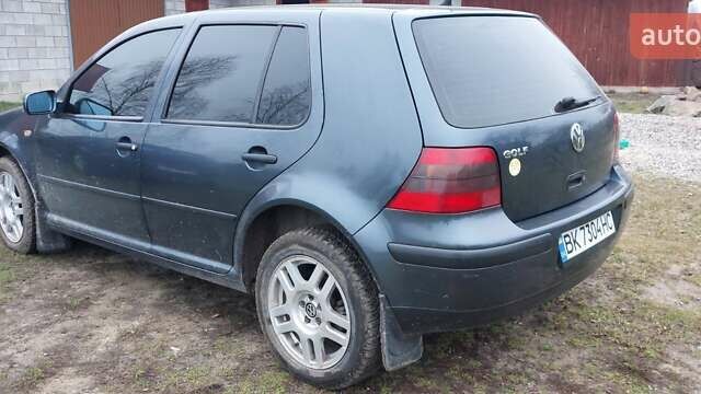 Серый Фольксваген Гольф, объемом двигателя 1.39 л и пробегом 238 тыс. км за 3500 $, фото 4 на Automoto.ua