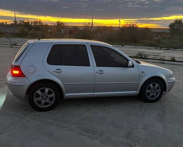 Серый Фольксваген Гольф, объемом двигателя 1.6 л и пробегом 290 тыс. км за 3500 $, фото 7 на Automoto.ua