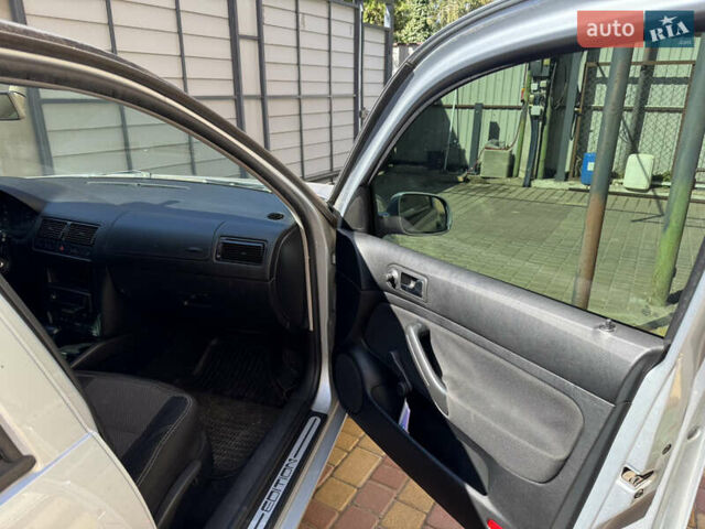 Серый Фольксваген Гольф, объемом двигателя 1.6 л и пробегом 233 тыс. км за 5200 $, фото 11 на Automoto.ua