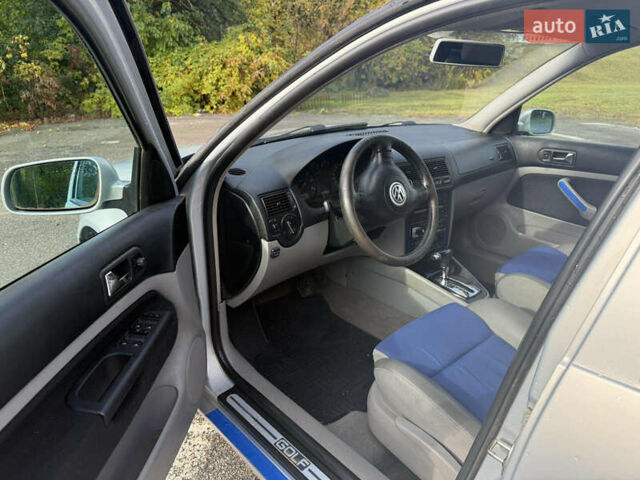 Серый Фольксваген Гольф, объемом двигателя 1.6 л и пробегом 251 тыс. км за 3900 $, фото 7 на Automoto.ua
