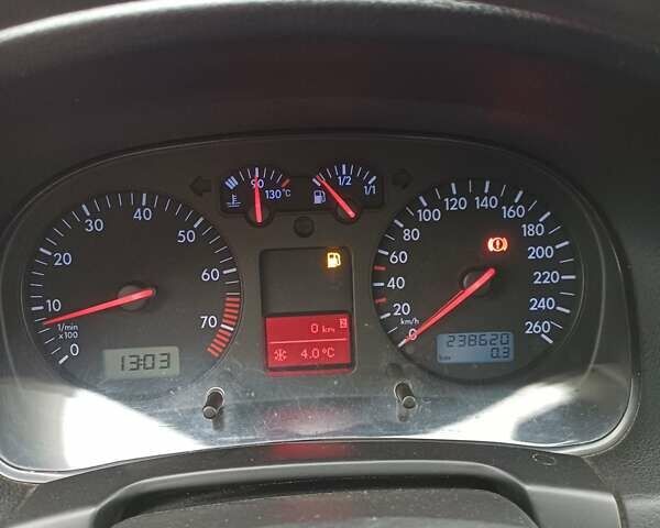 Серый Фольксваген Гольф, объемом двигателя 1.6 л и пробегом 238 тыс. км за 3850 $, фото 4 на Automoto.ua