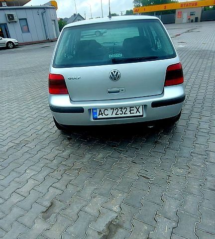 Серый Фольксваген Гольф, объемом двигателя 1.4 л и пробегом 229 тыс. км за 3200 $, фото 3 на Automoto.ua