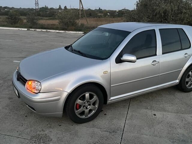 Серый Фольксваген Гольф, объемом двигателя 1.6 л и пробегом 290 тыс. км за 3500 $, фото 2 на Automoto.ua