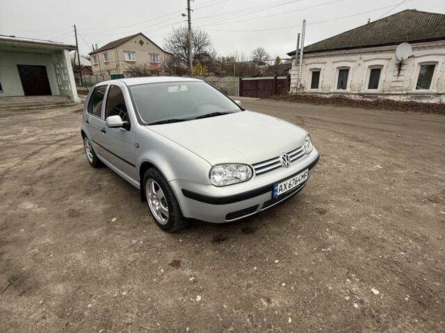 Серый Фольксваген Гольф, объемом двигателя 1.6 л и пробегом 220 тыс. км за 4500 $, фото 4 на Automoto.ua