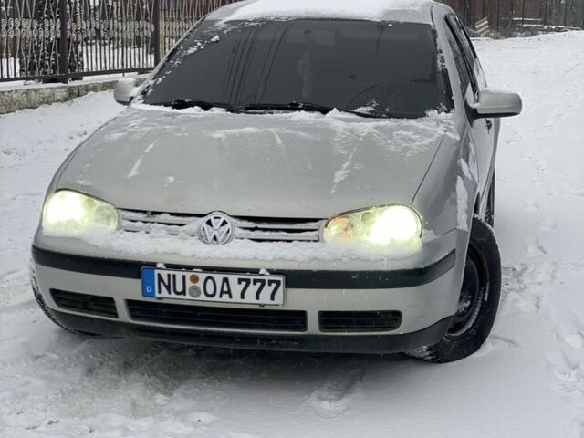 Серый Фольксваген Гольф, объемом двигателя 1.6 л и пробегом 350 тыс. км за 2000 $, фото 1 на Automoto.ua