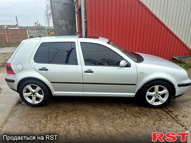 Серый Фольксваген Гольф, объемом двигателя 1.6 л и пробегом 322 тыс. км за 4700 $, фото 1 на Automoto.ua